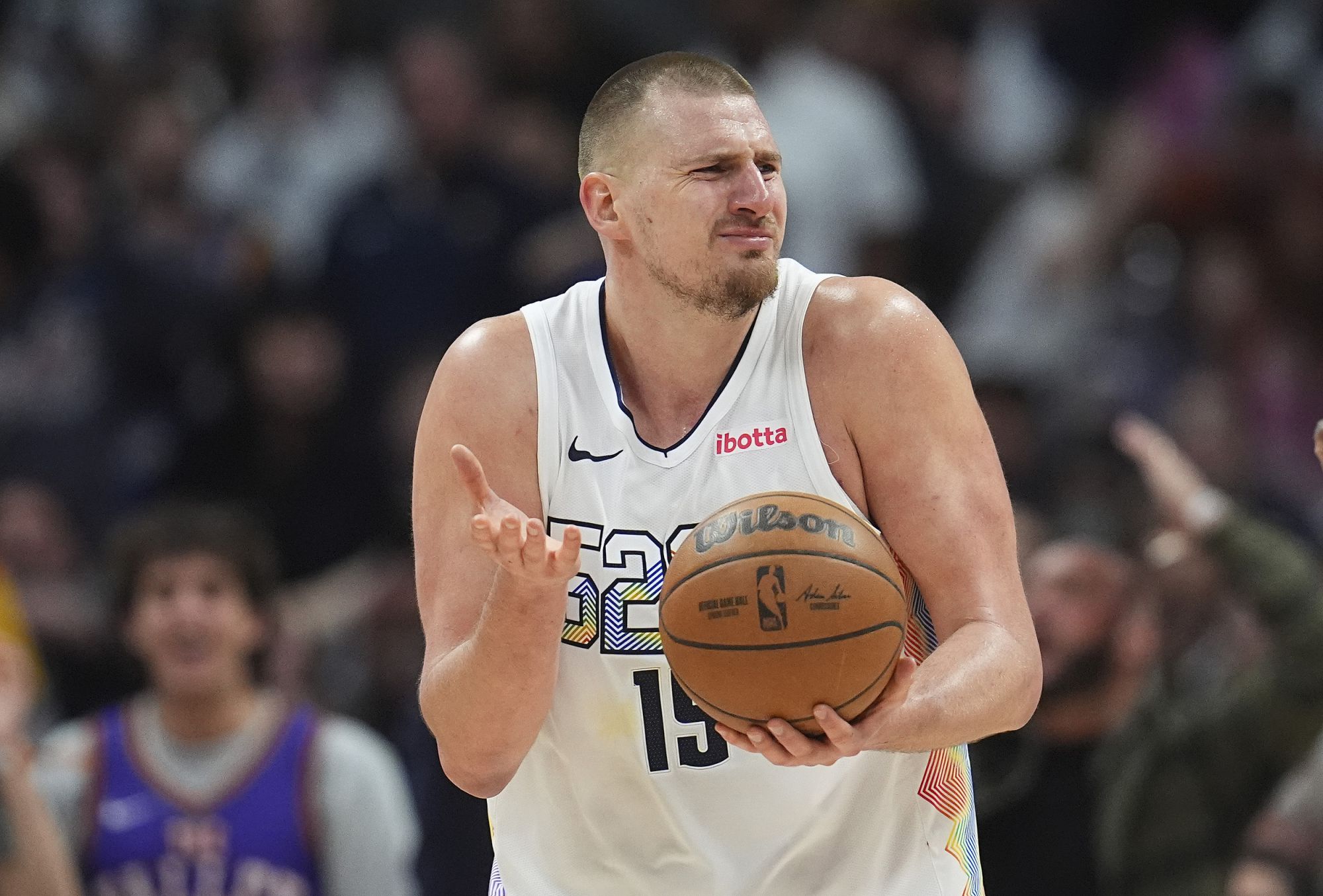 约基奇首节25分创五号位球员在NBA历史上的首节得分纪录